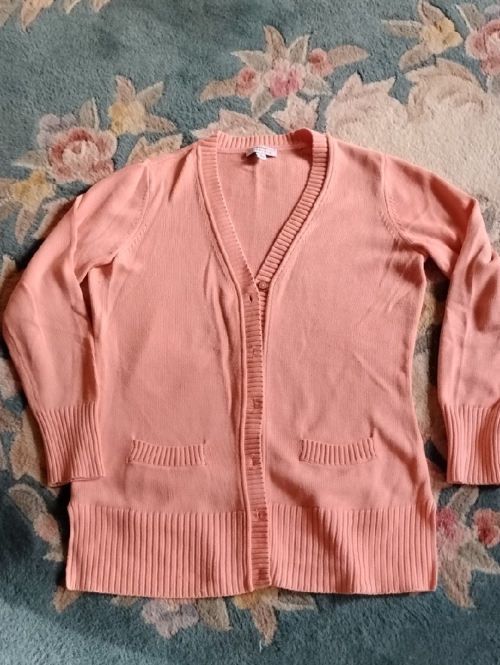 Isaac Mizrahi Women's Peach V-Neck Cardigan Sweater Medium ***PRICE FIRM***